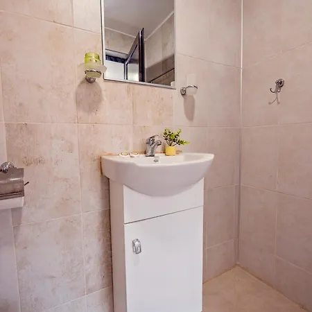 Elidis بيت ضيافة 3*